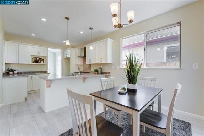 Building Photo - WONDERFUL SINGLE STORY DISCOVERY BAY CUL DE SAC LOCATION! COMPLETELY REMODELED HOME!!