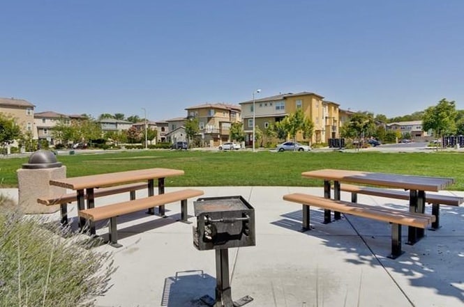 Building Photo - 936 Fontana Terrace