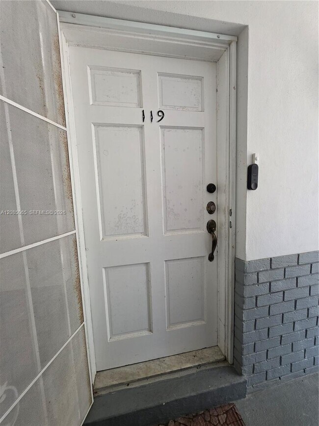 Building Photo - 1431 S 14th Ave