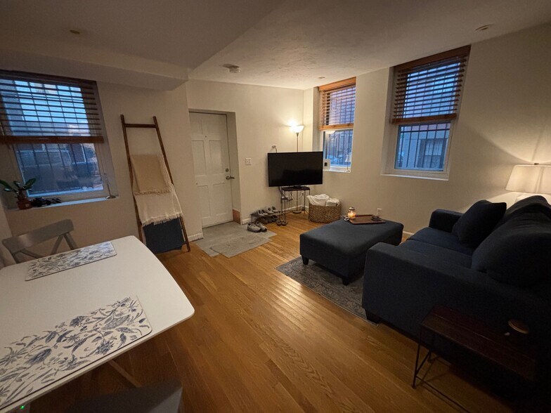 Building Photo - 106 Myrtle St