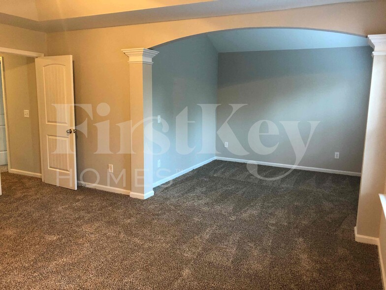 Building Photo - 194 Eastridge Way