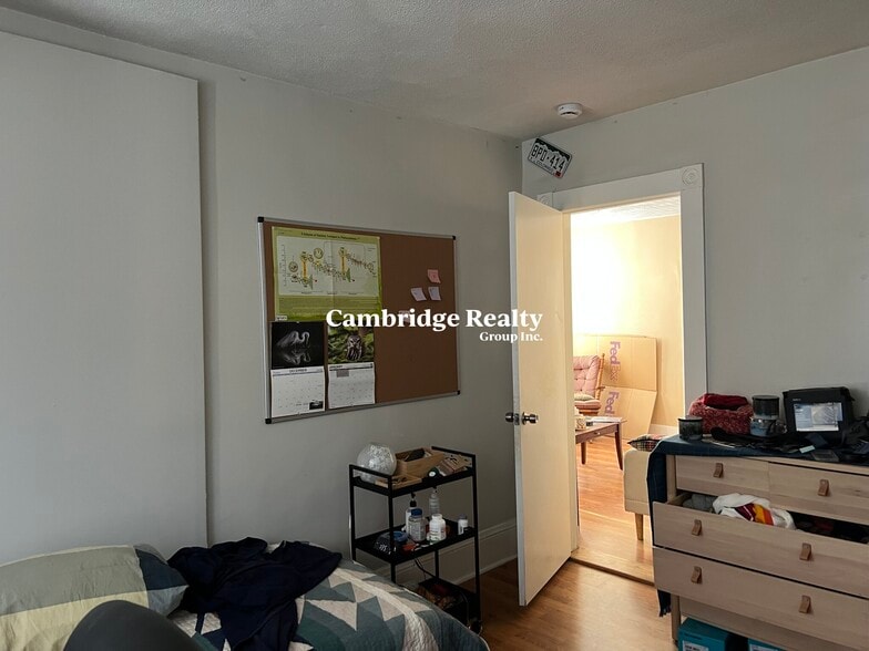 Building Photo - 281 Cardinal Medeiros Ave