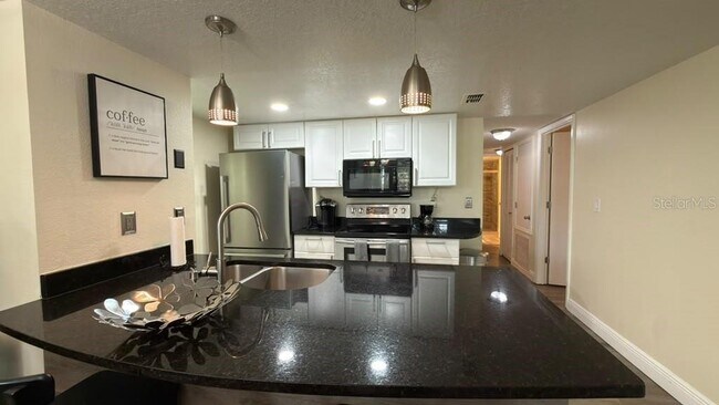 Building Photo - 5003 Laguna Bay Cir