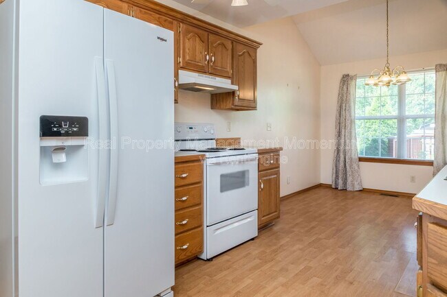 Building Photo - 3531 Leawood Ave