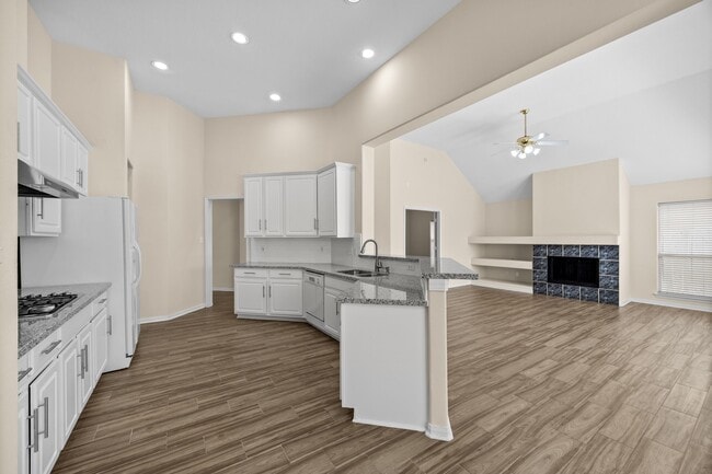 Building Photo - 623 S Marathon Way