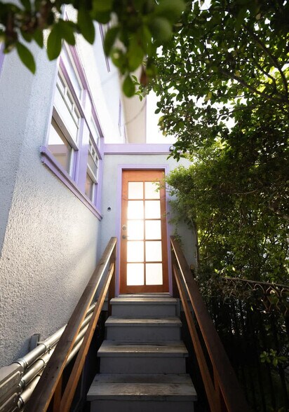 Building Photo - 3148 College Ave