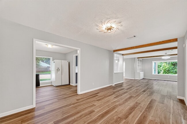 Building Photo - 25503 Foxbriar Ln