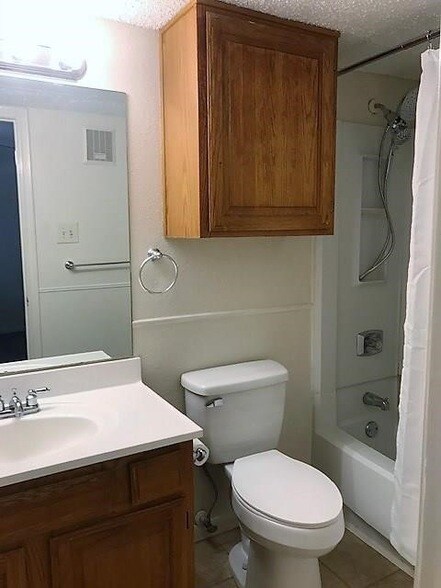 Building Photo - 1311 Antoine Dr