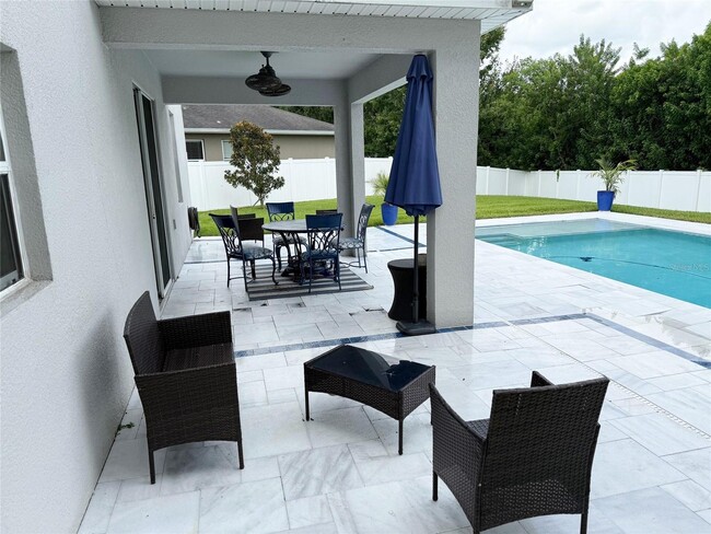 Building Photo - 12236 Fairlawn Dr