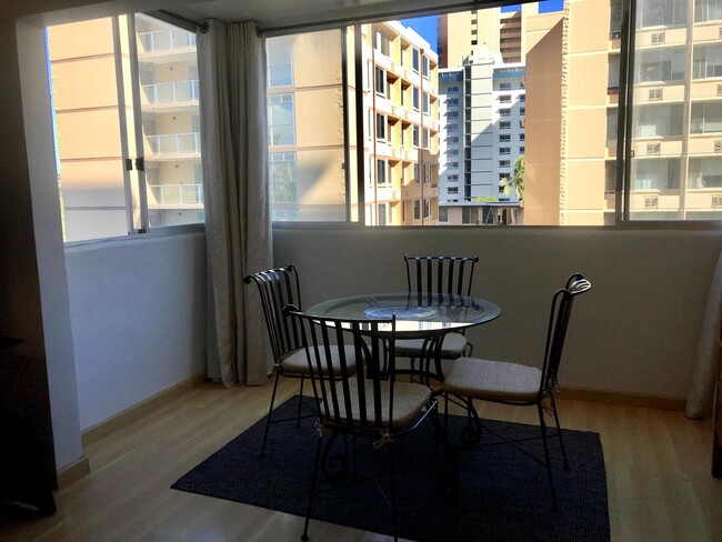 Building Photo - PET FRIENDLY - FULLY FURNISHED - ALL UTILI...