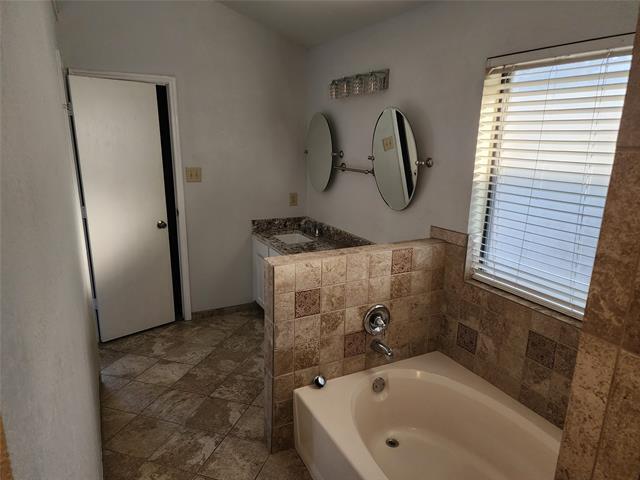 Building Photo - 8240 Willis Ln