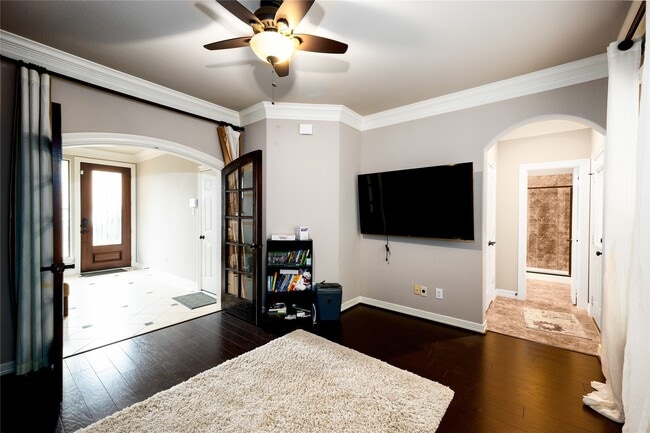 Building Photo - 5513 Livorno Way