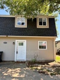 Building Photo - 2213 Spence Cir