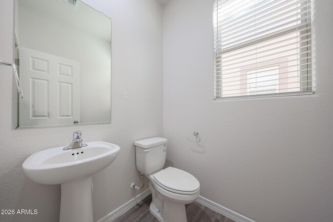 Building Photo - 5458 W Fulton St