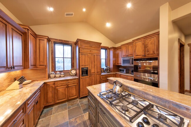 Building Photo - 1124 Heritage Dr