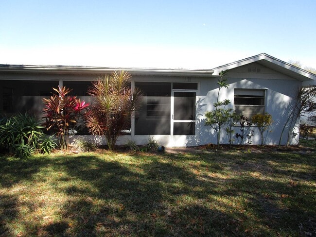 Building Photo - 2641 Greenacre Dr