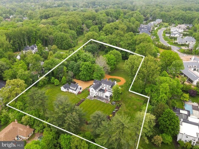 Building Photo - 1031 Pine Hill Rd