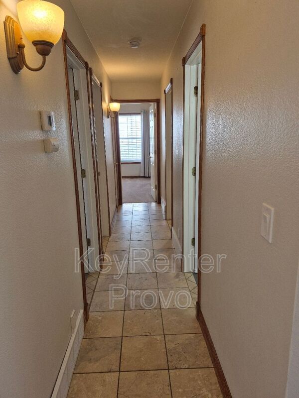 Building Photo - 75 S Astor Ln