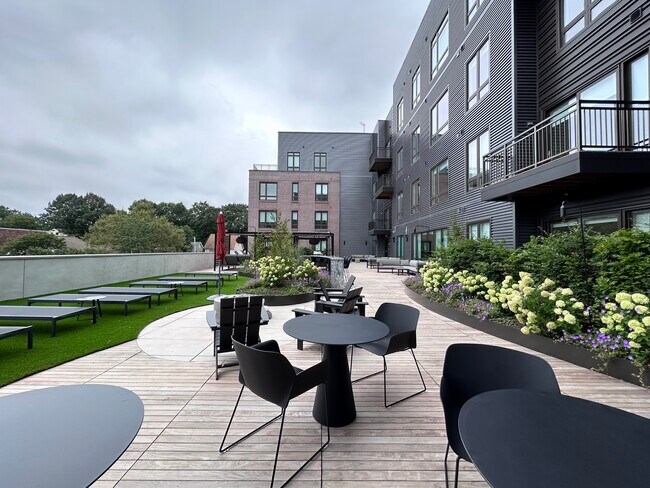 Building Photo - 820 Washington St