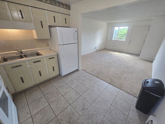 Building Photo - 1447 Nokomis Dr