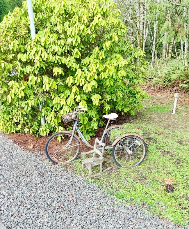 Building Photo - Beautiful house in Maple View Meadows.