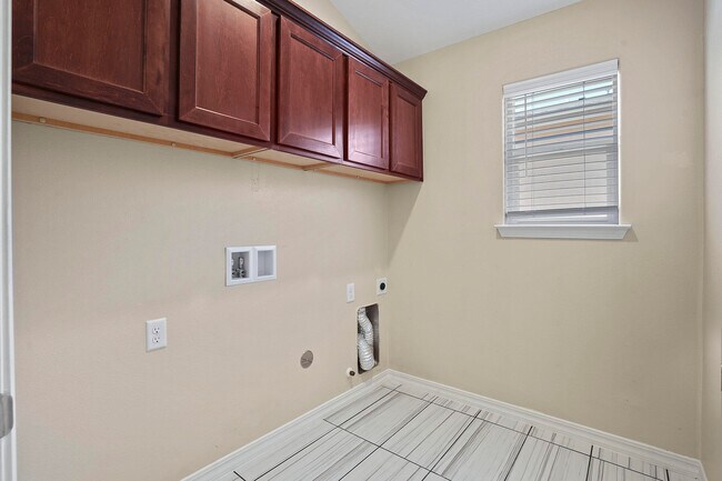 Building Photo - 14925 Tierra Haven Ave