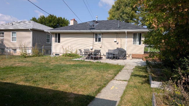 Building Photo - 2416 5th Ave N