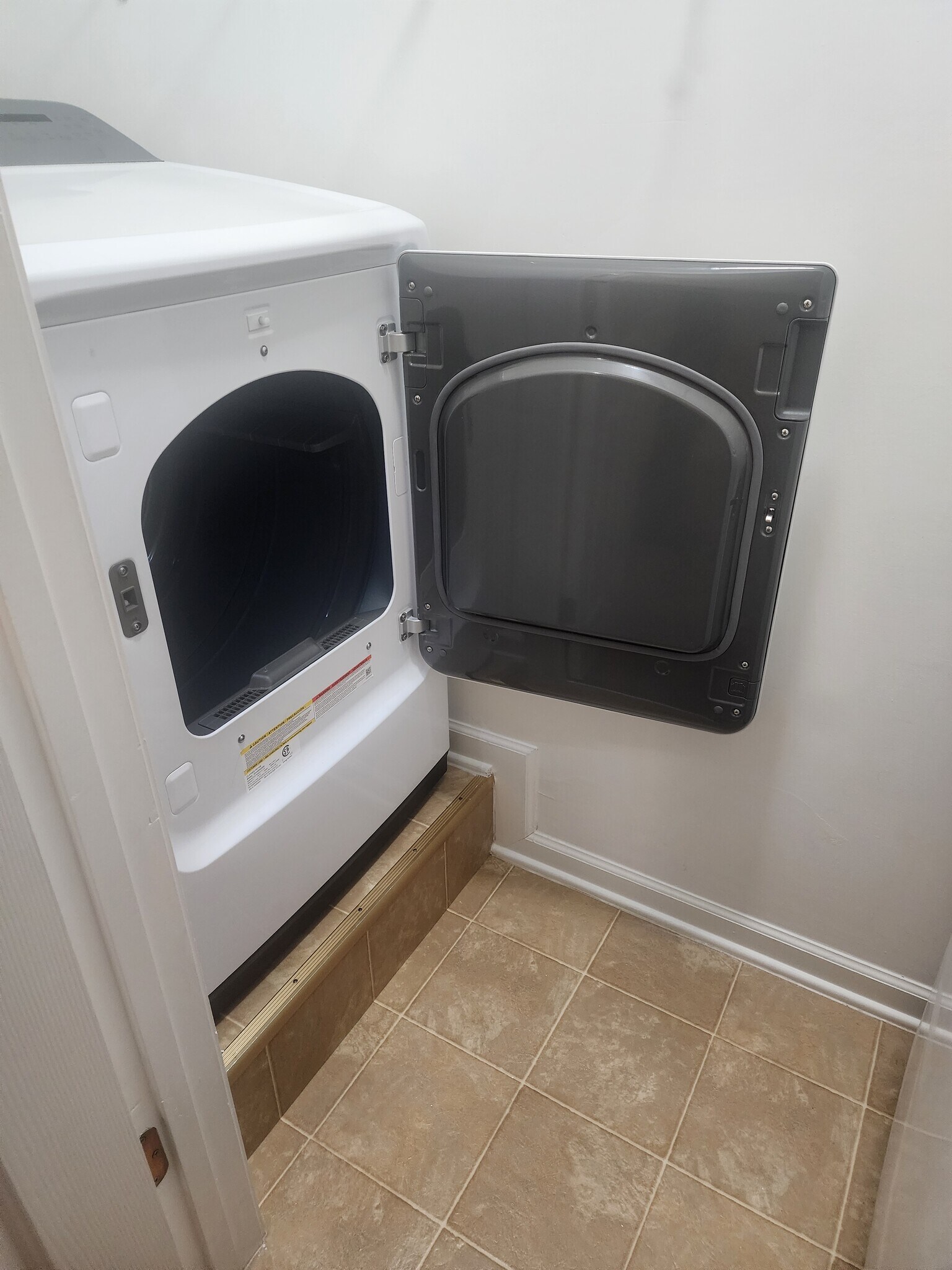 Samsung Dryer - 837 Shackleton Rd