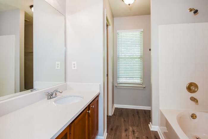 Building Photo - 1350 Ambercrest Way