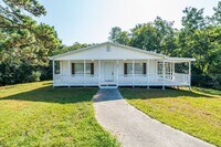 Building Photo - AVAILABLE NOW! Home for rent in Leeds AL! Close to shopping and food!