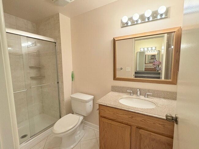 Building Photo - 424 Mallard Dr