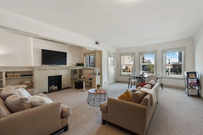 Building Photo - 2311 W Wisconsin Ave