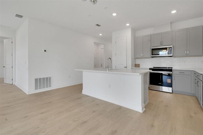 Building Photo - 1018 Swamp Chestnut Lp