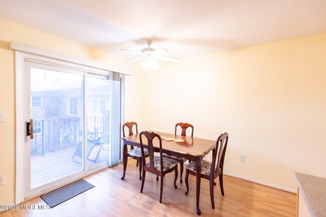 Building Photo - 187 Evergreen Rd