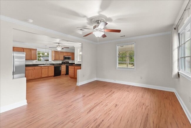 Building Photo - Completely Renovated 3 Bed 2 Bath home with HUGE fenced yard & shed