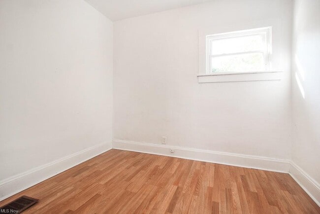 Building Photo - 3992 E 26th St