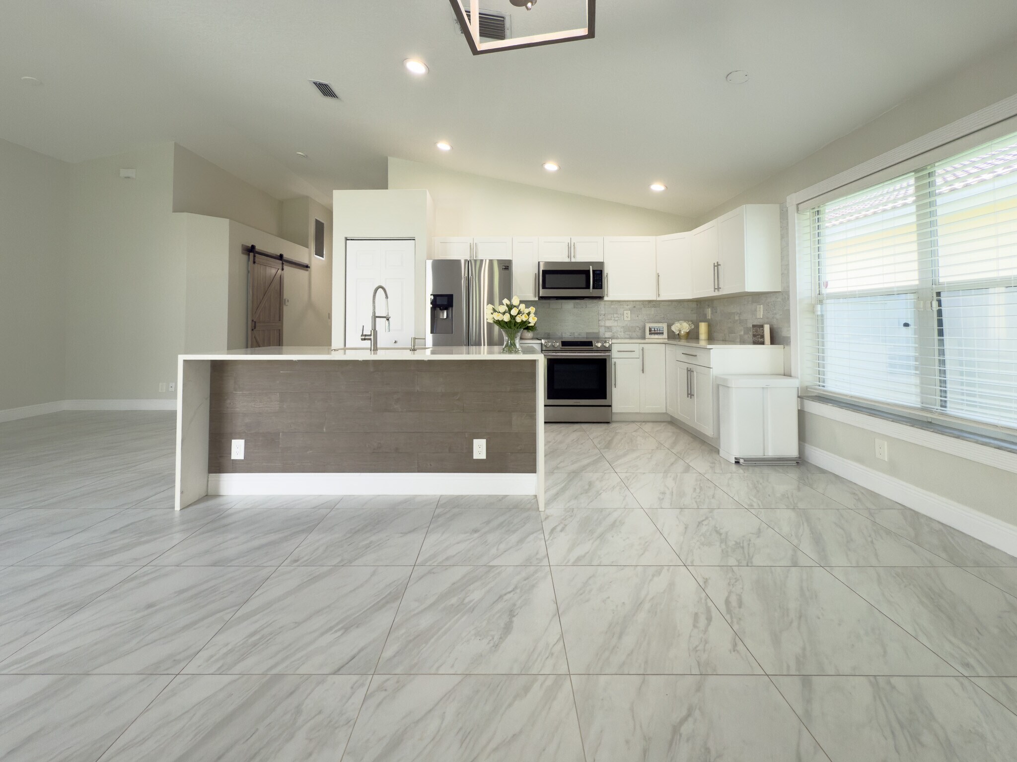 Building Photo - 12204 Sunset Point Cir