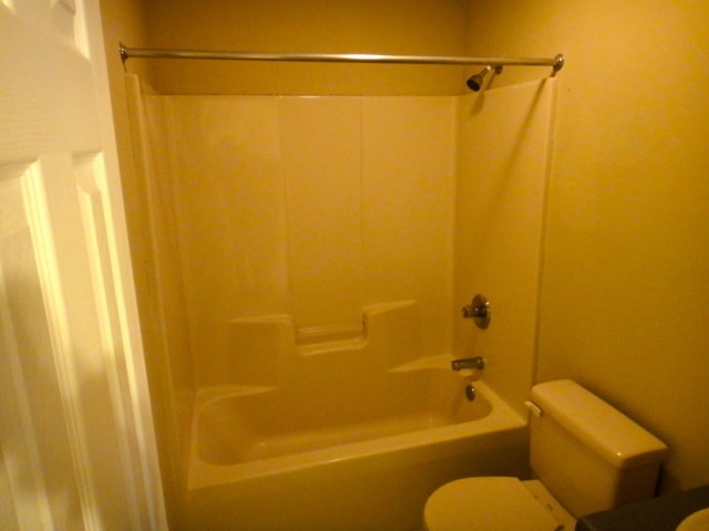 Building Photo - 3Bed/3Bath Available Soon!