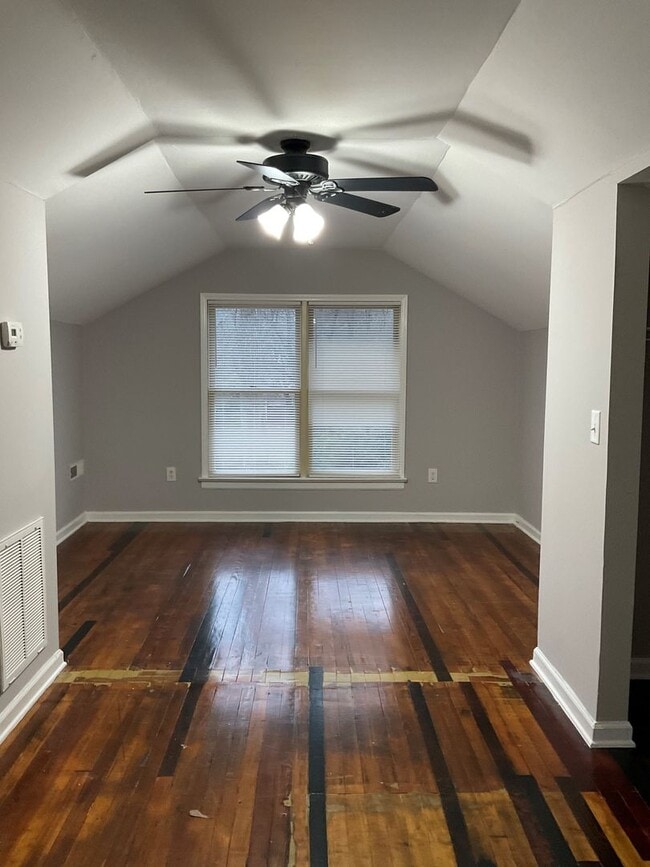 Building Photo - Coming Soon!! Two bedroom one bath apartment in Gastonia!  Section 8 Accepted!!