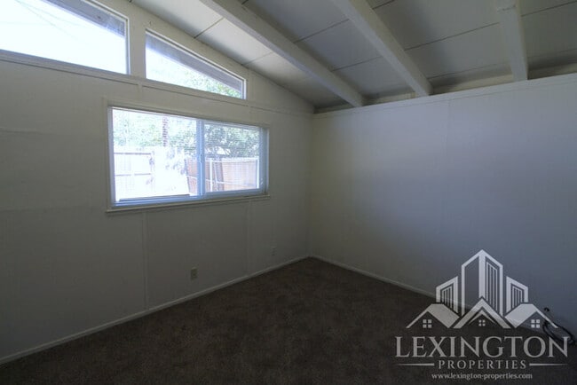 Building Photo - 3821 El Oro St