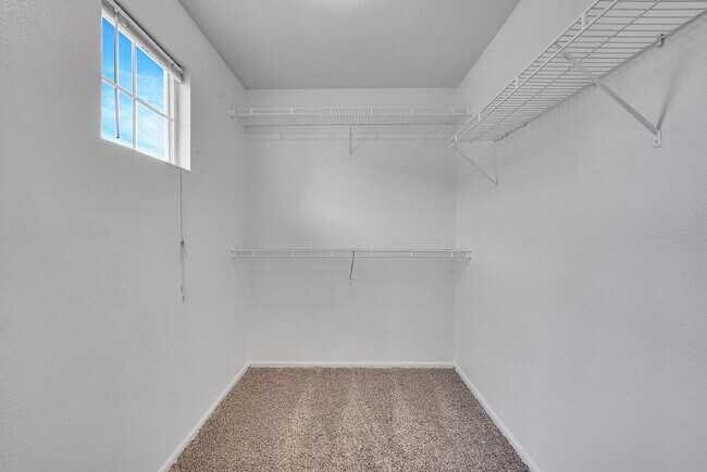 Building Photo - $1,675.00 - 2 Bedrooms, 2.5 Bathrooms, Townhouse in Thornton with Cozy Fireplace!