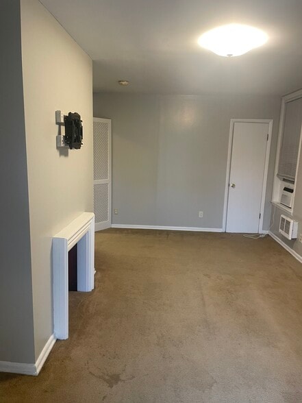 Building Photo - 1324 5th Ave