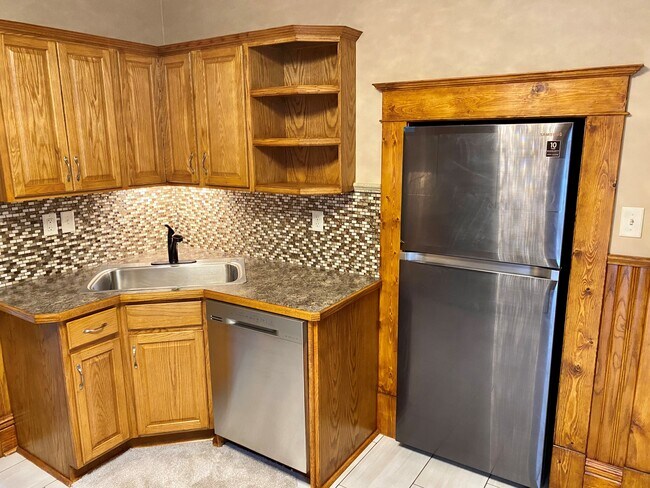 Kitchen - 992 Arcade St