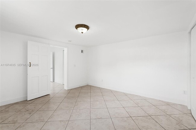 Building Photo - 1381 W 63rd St