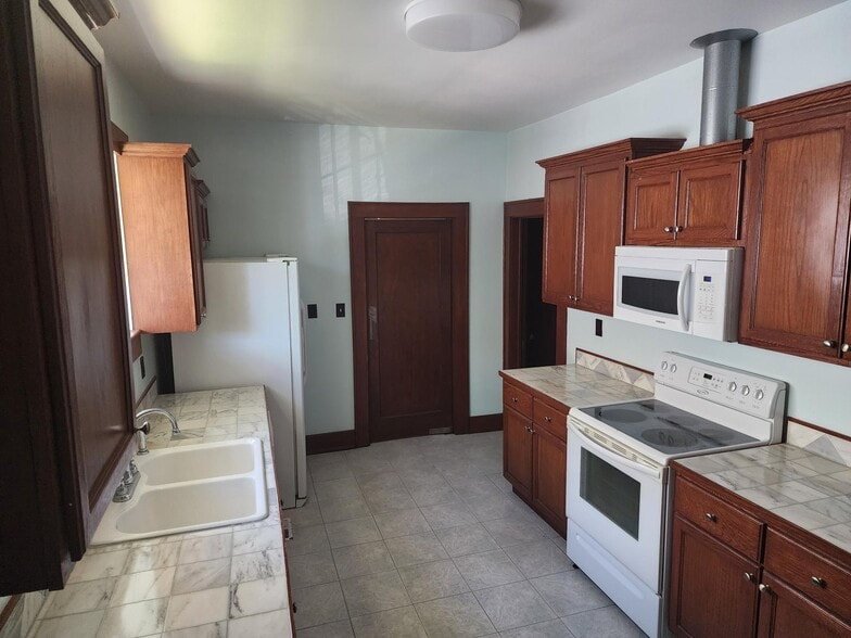 Building Photo - 506 S Highland Park Ave