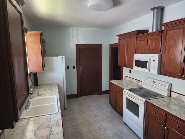 Building Photo - 506 S Highland Park Ave