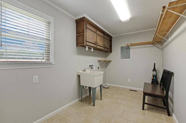 Building Photo - 3518 Lee Ave