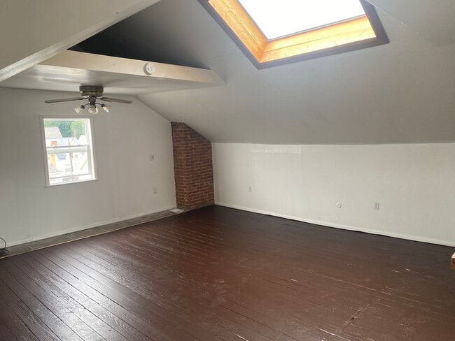 bedroom 2 - 128 W Sycamore St
