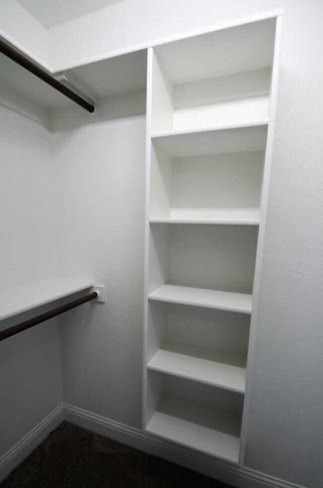 Building Photo - 154-156 Crossbow Ct.