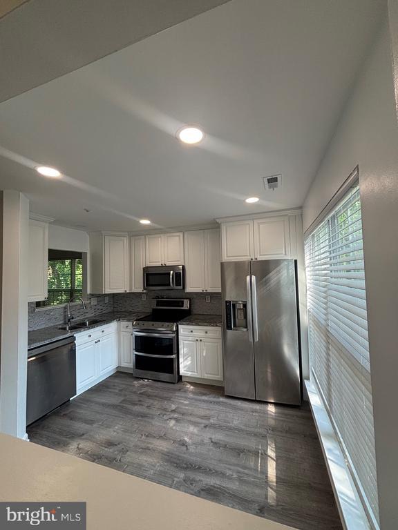 Building Photo - 863 English Chestnut Dr